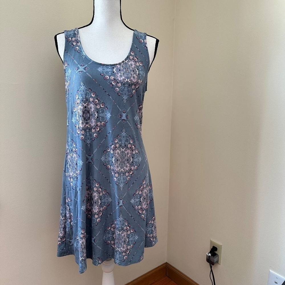 *MUDD* Light Blue x Pink Pattern Design Fashion Sleeveless Cross-Back Size Med